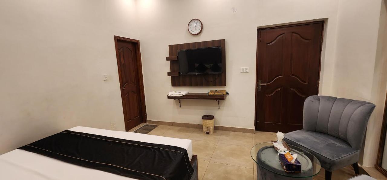 Red Fort Hotel Gulberg Lahore Buitenkant foto