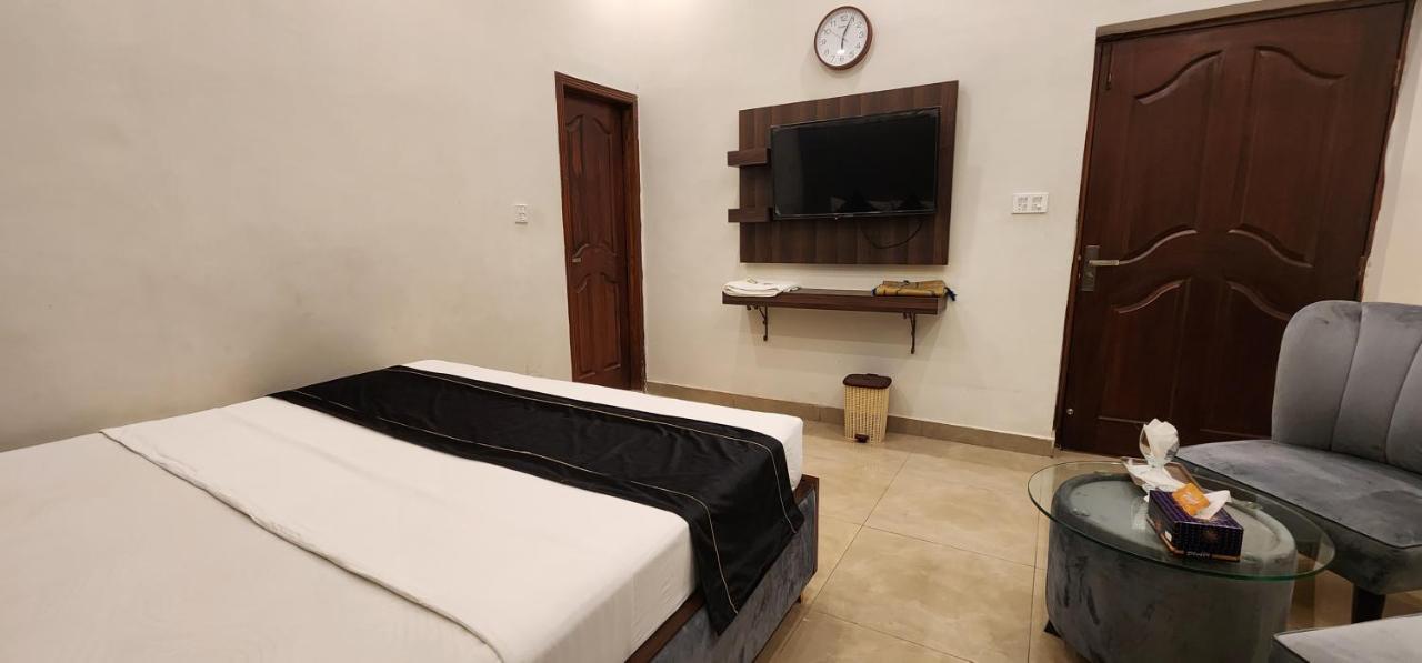Red Fort Hotel Gulberg Lahore Buitenkant foto