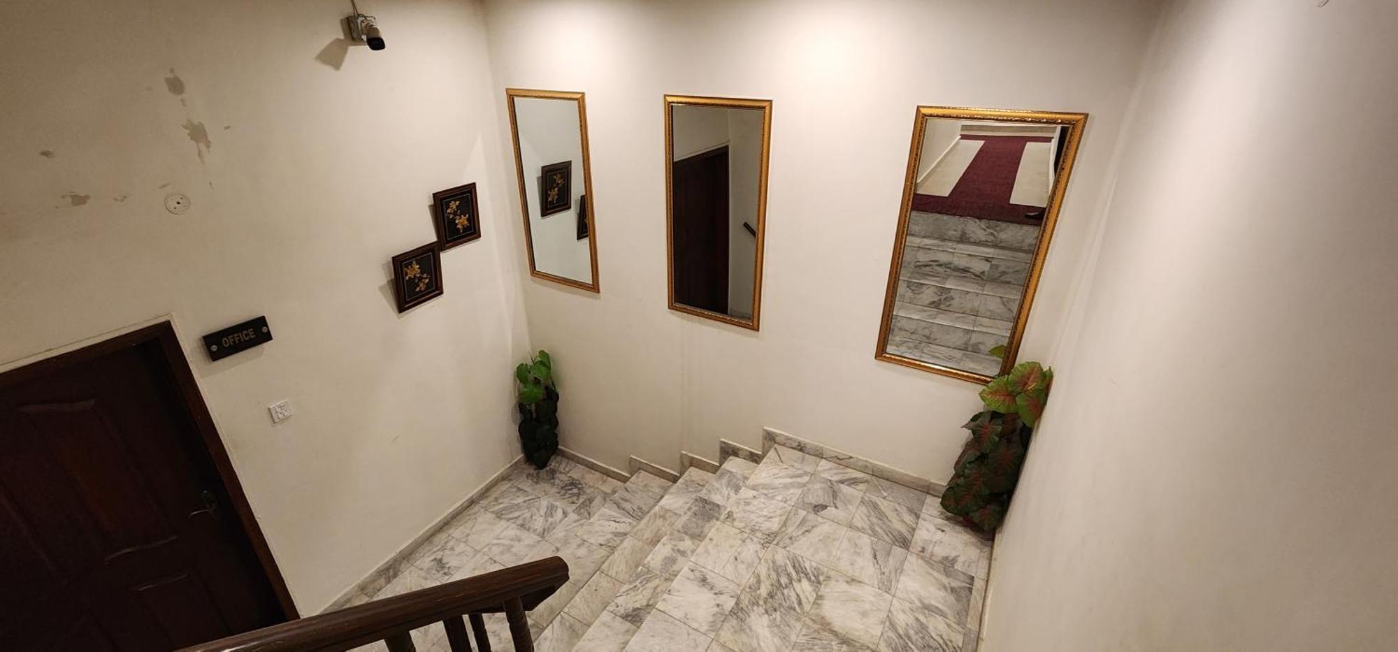 Red Fort Hotel Gulberg Lahore Buitenkant foto