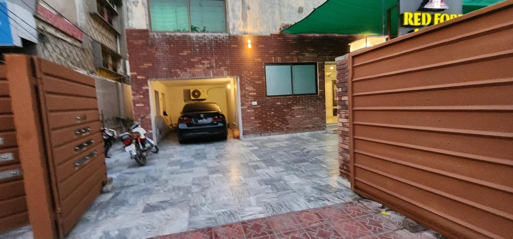 Red Fort Hotel Gulberg Lahore Buitenkant foto